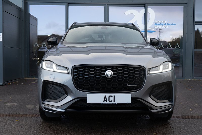 Jaguar 2.0 D200 MHEV R-Dynamic SE Black SUV 5dr Diesel Auto AWD Euro 6 (s/s) (204 ps)