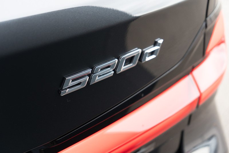 BMW 2.0 520d MHT M Sport Touring 5dr Diesel Hybrid Steptronic xDrive Euro 6 (s/s) (190 ps)