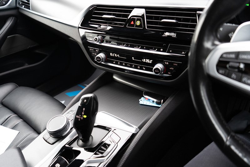 BMW 2.0 520d MHT M Sport Touring 5dr Diesel Hybrid Steptronic xDrive Euro 6 (s/s) (190 ps)