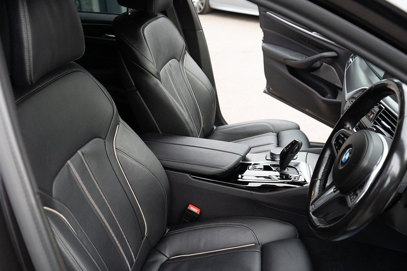 BMW 2.0 520d MHT M Sport Touring 5dr Diesel Hybrid Steptronic xDrive Euro 6 (s/s) (190 ps)