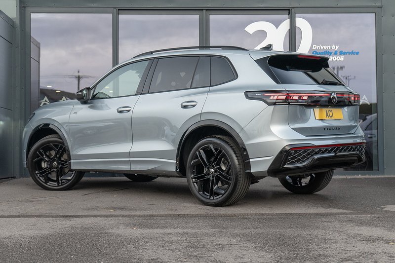 Volkswagen 2.0 TSI Black Edition SUV 5dr Petrol DSG 4Motion Euro 6 (s/s) (204 ps)