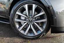 Land Rover 3.0 D300 MHEV R-Dynamic SE SUV 5dr Diesel Auto 4WD Euro 6 (s/s) (300 ps)