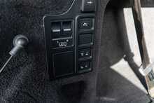 Land Rover 3.0 D300 MHEV R-Dynamic SE SUV 5dr Diesel Auto 4WD Euro 6 (s/s) (300 ps)