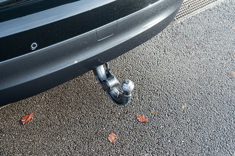 Land Rover 3.0 D300 MHEV R-Dynamic SE SUV 5dr Diesel Auto 4WD Euro 6 (s/s) (300 ps)