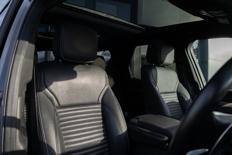 Land Rover 3.0 D300 MHEV R-Dynamic SE SUV 5dr Diesel Auto 4WD Euro 6 (s/s) (300 ps)