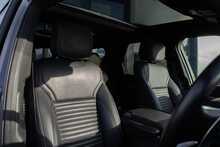 Land Rover 3.0 D300 MHEV R-Dynamic SE SUV 5dr Diesel Auto 4WD Euro 6 (s/s) (300 ps)