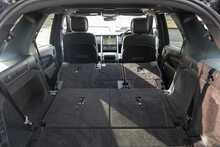 Land Rover 3.0 D300 MHEV R-Dynamic SE SUV 5dr Diesel Auto 4WD Euro 6 (s/s) (300 ps)