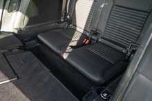 Land Rover 3.0 D300 MHEV R-Dynamic SE SUV 5dr Diesel Auto 4WD Euro 6 (s/s) (300 ps)