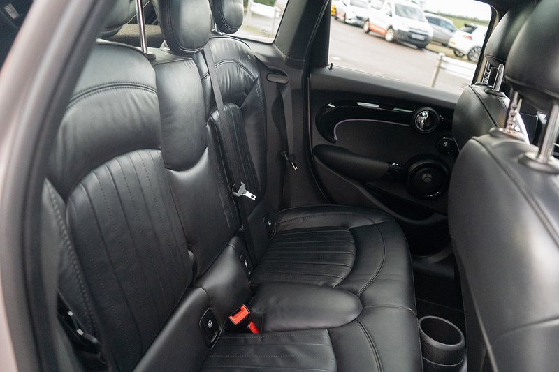 MINI 2.0 Cooper S Exclusive Hatchback 5dr Petrol Steptronic Euro 6 (s/s) (178 ps)