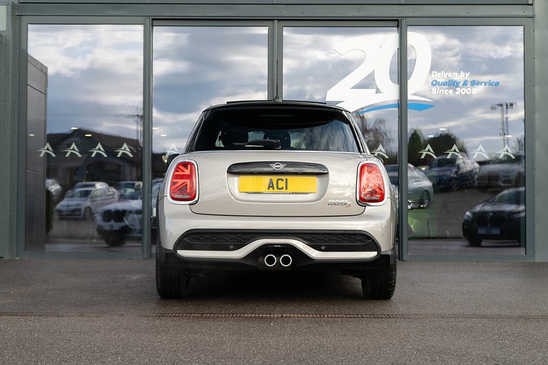 MINI 2.0 Cooper S Exclusive Hatchback 5dr Petrol Steptronic Euro 6 (s/s) (178 ps)