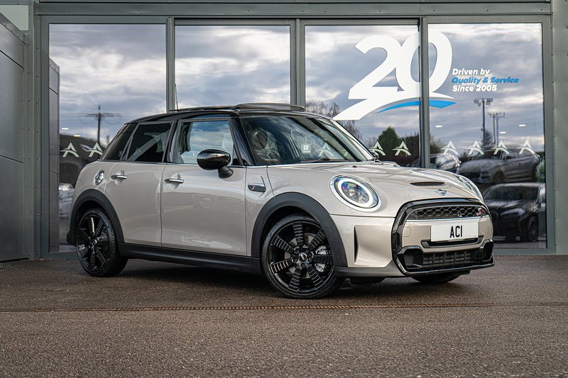 MINI 2.0 Cooper S Exclusive Hatchback 5dr Petrol Steptronic Euro 6 (s/s) (178 ps)