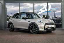 MINI 2.0 Cooper S Exclusive Hatchback 5dr Petrol Steptronic Euro 6 (s/s) (178 ps)