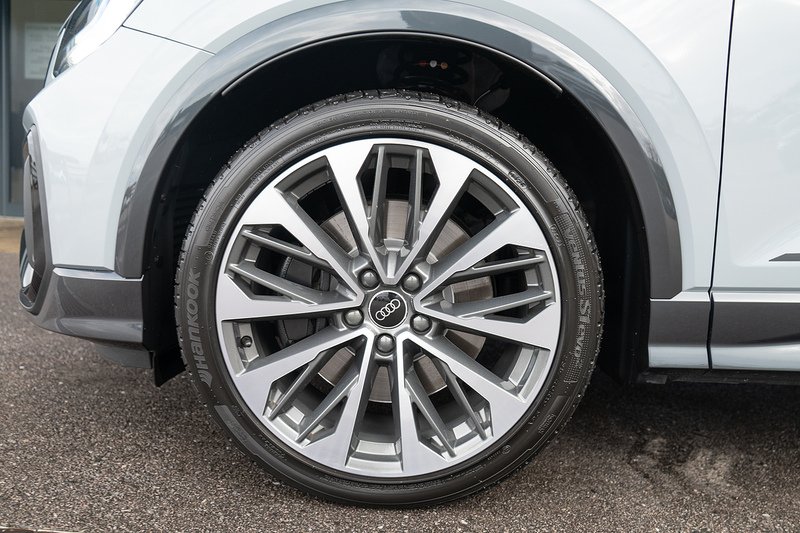 Audi 2.0 TFSI Black Edition SUV 5dr Petrol S Tronic quattro Euro 6 (s/s) (300 ps)