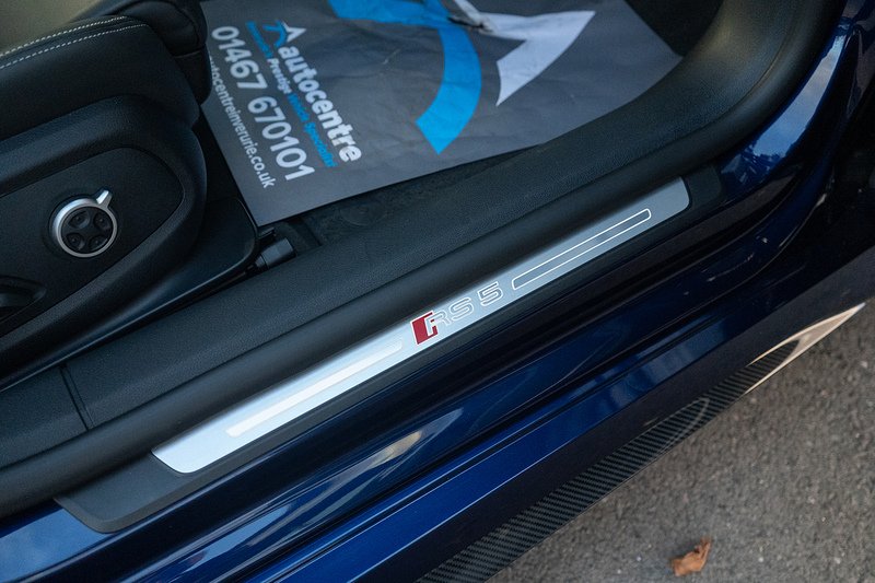 Audi RS5 TFSI V6 Carbon Black - U5123