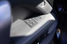 Land Rover 3.0 D250 MHEV X-Dynamic HSE SUV 3dr Diesel Auto 4WD Euro 6 (s/s) (250 ps)