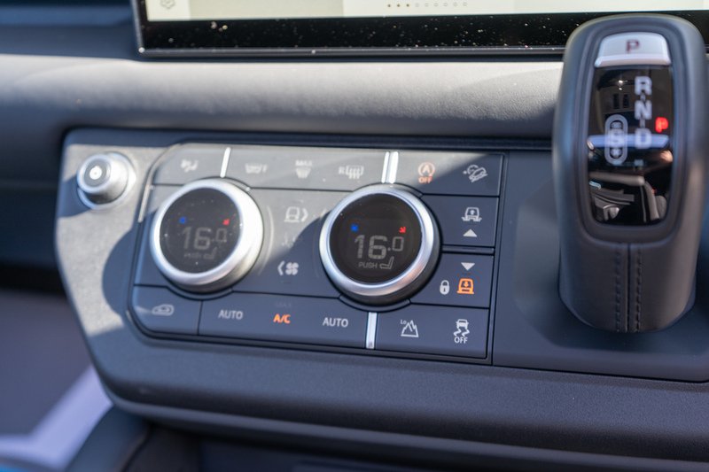 Land Rover 3.0 D250 MHEV X-Dynamic HSE SUV 3dr Diesel Auto 4WD Euro 6 (s/s) (250 ps)