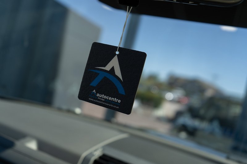 Land Rover 3.0 D250 MHEV X-Dynamic HSE SUV 3dr Diesel Auto 4WD Euro 6 (s/s) (250 ps)