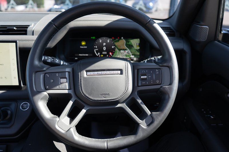 Land Rover 3.0 D250 MHEV X-Dynamic HSE SUV 3dr Diesel Auto 4WD Euro 6 (s/s) (250 ps)