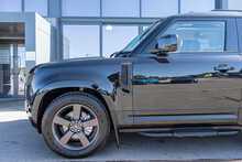 Land Rover 3.0 D250 MHEV X-Dynamic HSE SUV 3dr Diesel Auto 4WD Euro 6 (s/s) (250 ps)