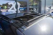 Land Rover 3.0 D250 MHEV X-Dynamic HSE SUV 3dr Diesel Auto 4WD Euro 6 (s/s) (250 ps)