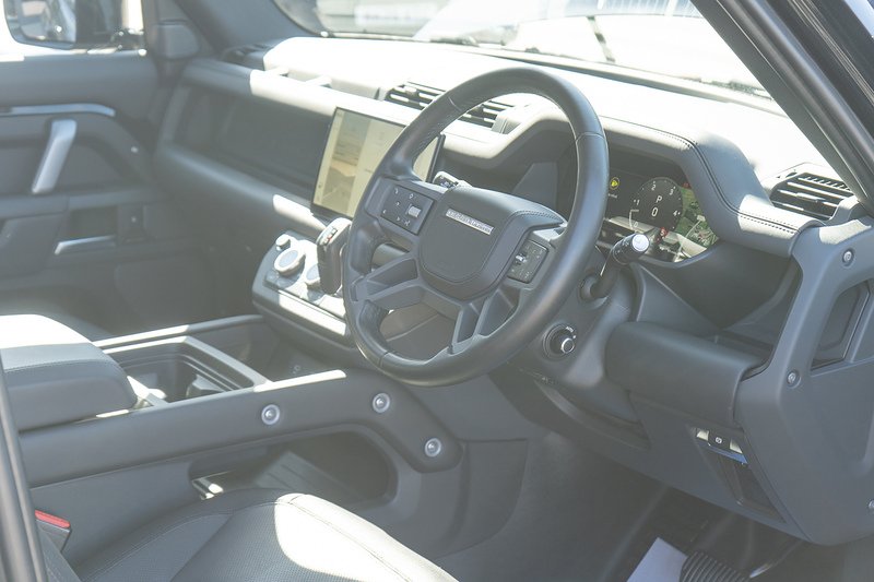 Land Rover 3.0 D250 MHEV X-Dynamic HSE SUV 3dr Diesel Auto 4WD Euro 6 (s/s) (250 ps)