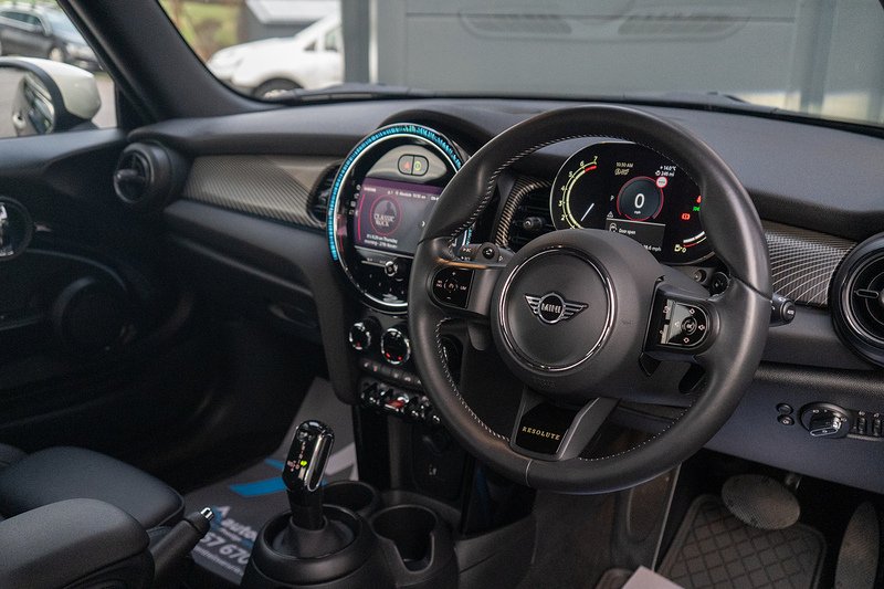 MINI Hatch Cooper S Resolute Edition - U5131