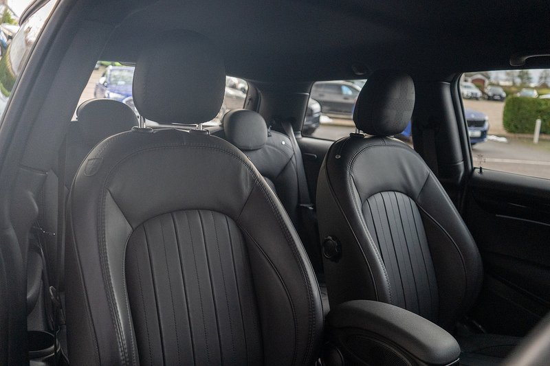 MINI Hatch Cooper S Resolute Edition - U5131