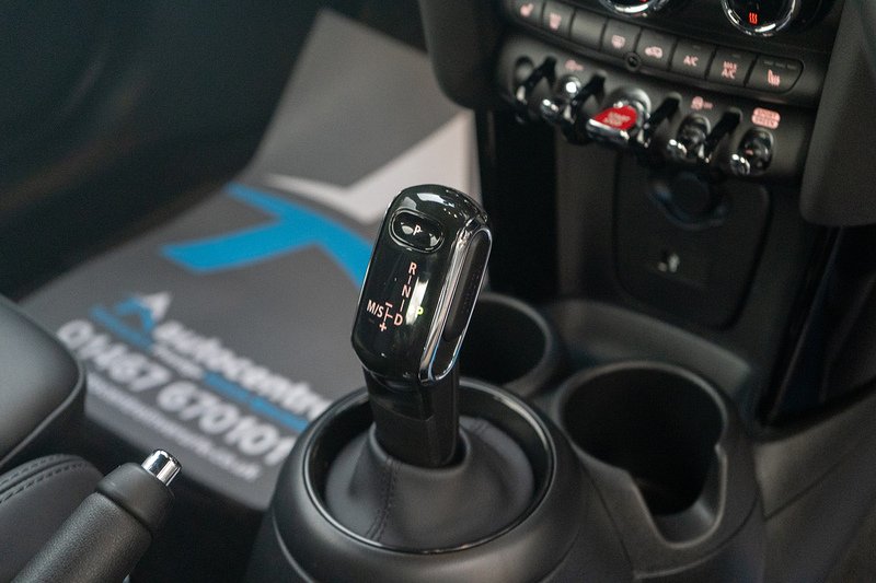 MINI Hatch Cooper S Resolute Edition - U5131