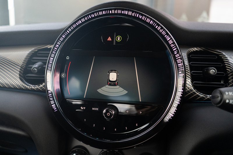 MINI Hatch Cooper S Resolute Edition - U5131