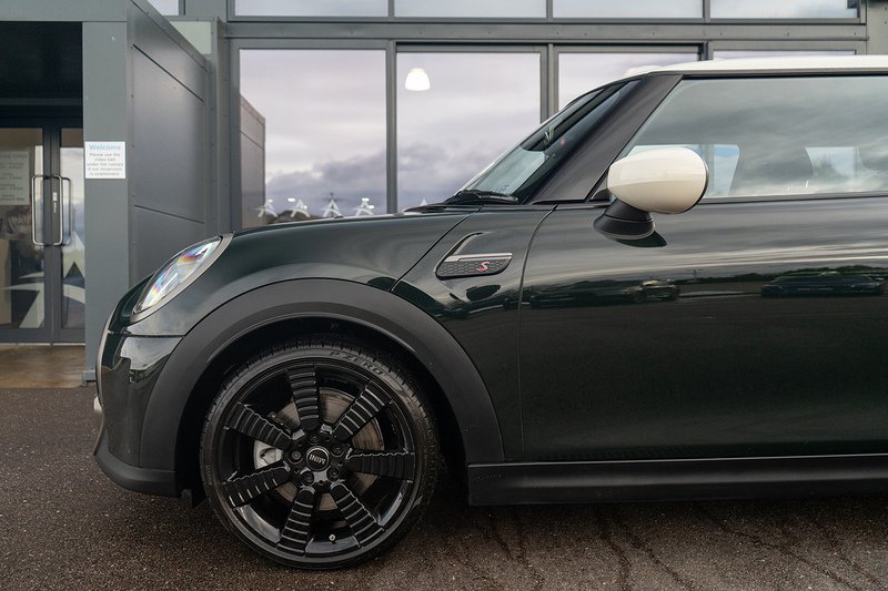 MINI Hatch Cooper S Resolute Edition - U5131