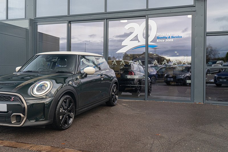 MINI Hatch Cooper S Resolute Edition - U5131