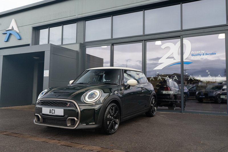 MINI Hatch Cooper S Resolute Edition - U5131