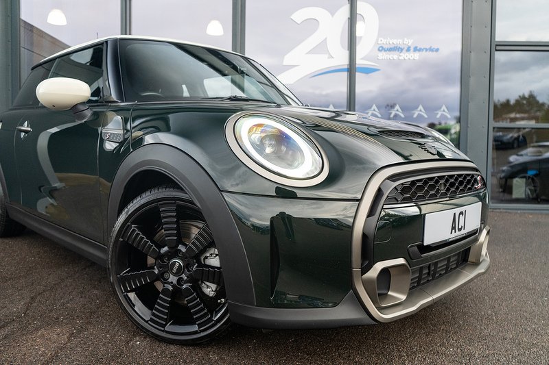 MINI Hatch Cooper S Resolute Edition - U5131