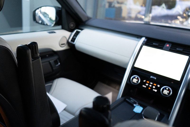 Land Rover Discovery D300 MHEV Dynamic HSE - U5134