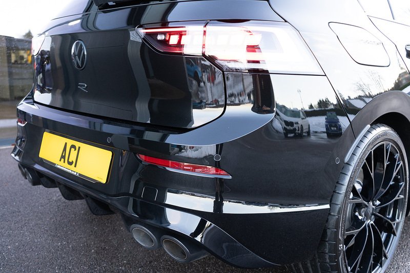 Volkswagen Golf TSI R Black Edition - U5139