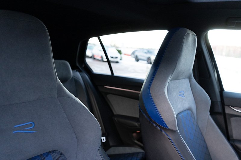 Volkswagen Golf TSI R Black Edition - U5139