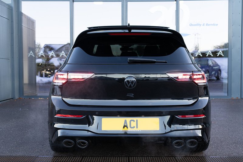 Volkswagen Golf TSI R Black Edition - U5139