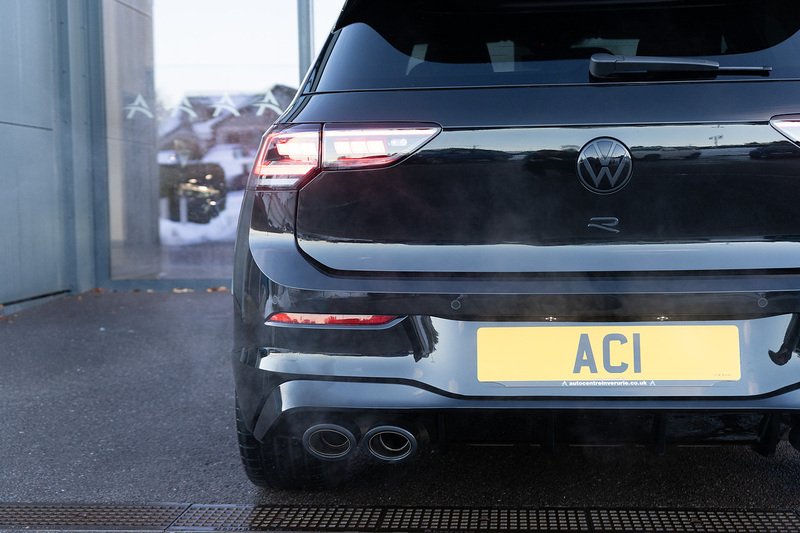 Volkswagen Golf TSI R Black Edition - U5139