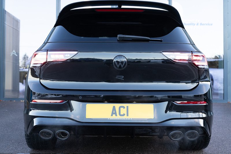 Volkswagen Golf TSI R Black Edition - U5139