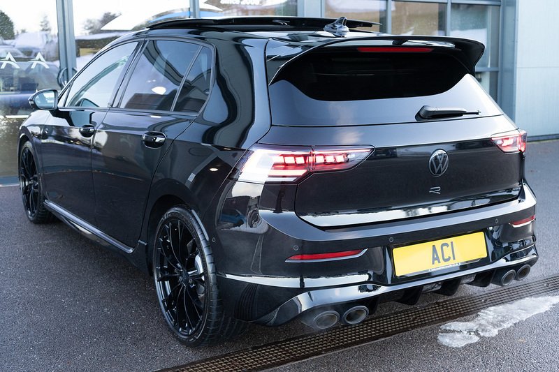 Volkswagen Golf TSI R Black Edition - U5139