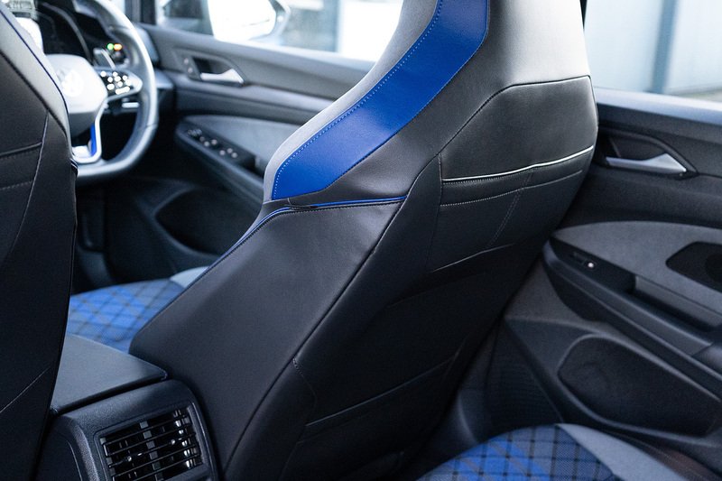 Volkswagen Golf TSI R Black Edition - U5139