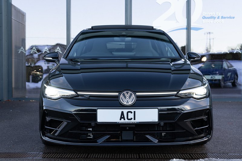 Volkswagen Golf TSI R Black Edition - U5139