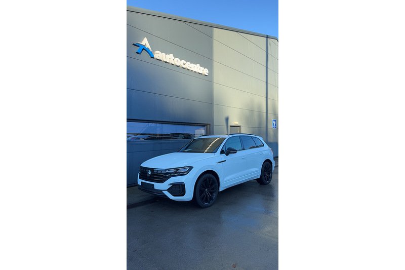 Volkswagen 3.0 TDI V6 Black Edition SUV 5dr Diesel Tiptronic 4Motion Euro 6 (s/s) (231 ps)