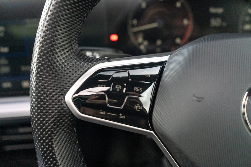 Volkswagen Touareg TDI V6 Black Edition - U5143