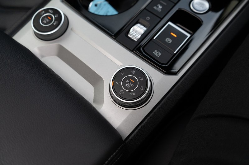 Volkswagen Touareg TDI V6 Black Edition - U5143