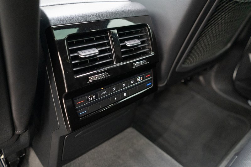 Volkswagen Touareg TDI V6 Black Edition - U5143