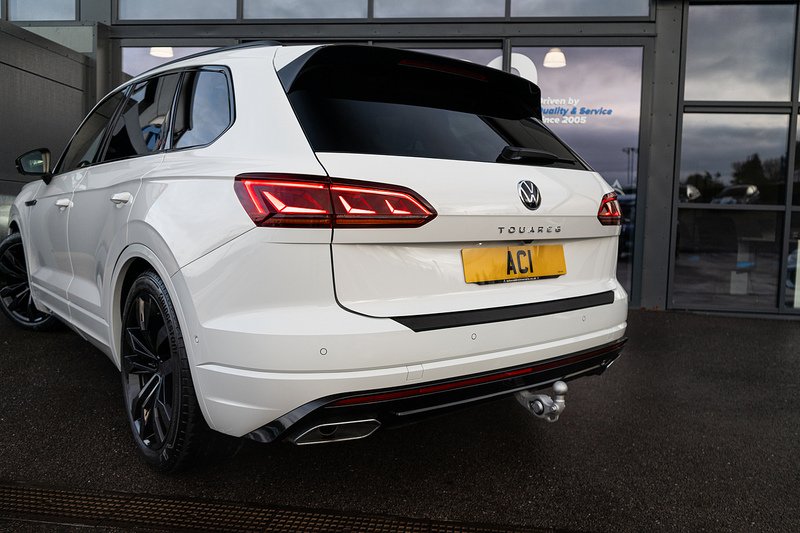 Volkswagen Touareg TDI V6 Black Edition - U5143