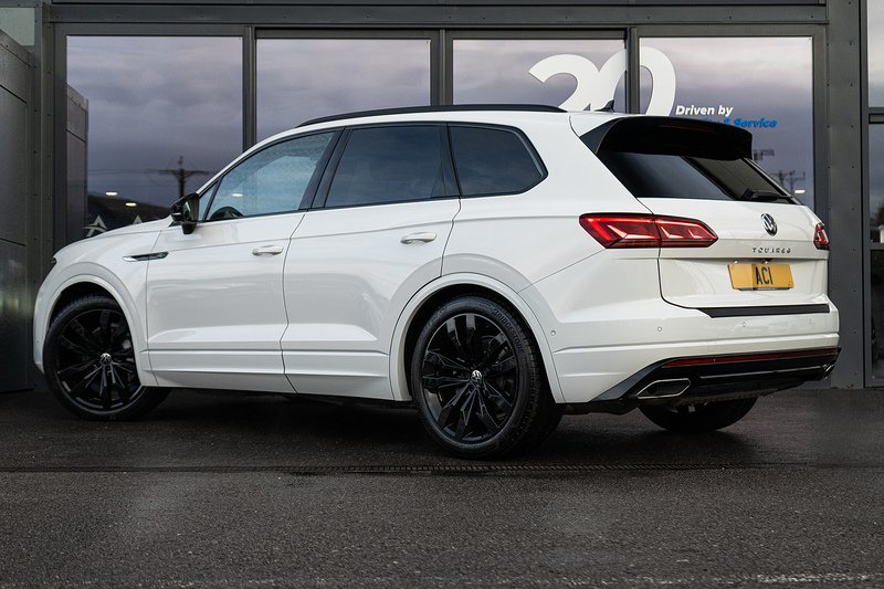 Volkswagen Touareg TDI V6 Black Edition - U5143