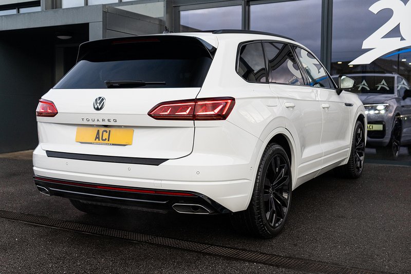 Volkswagen Touareg TDI V6 Black Edition - U5143