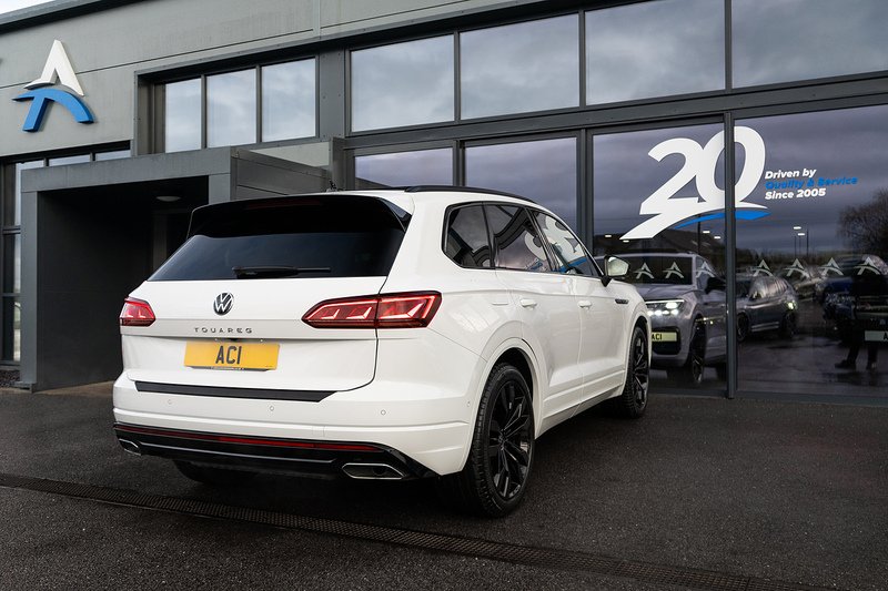 Volkswagen Touareg TDI V6 Black Edition - U5143